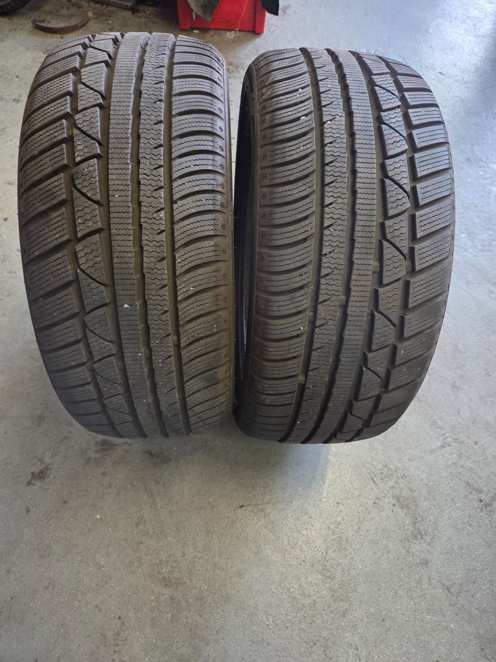 Pneumatici & Ruote complete: 225 / 40 R 18   92V – Usato da Fischbach-Göslikon venduto da Emanuel.Bardhi