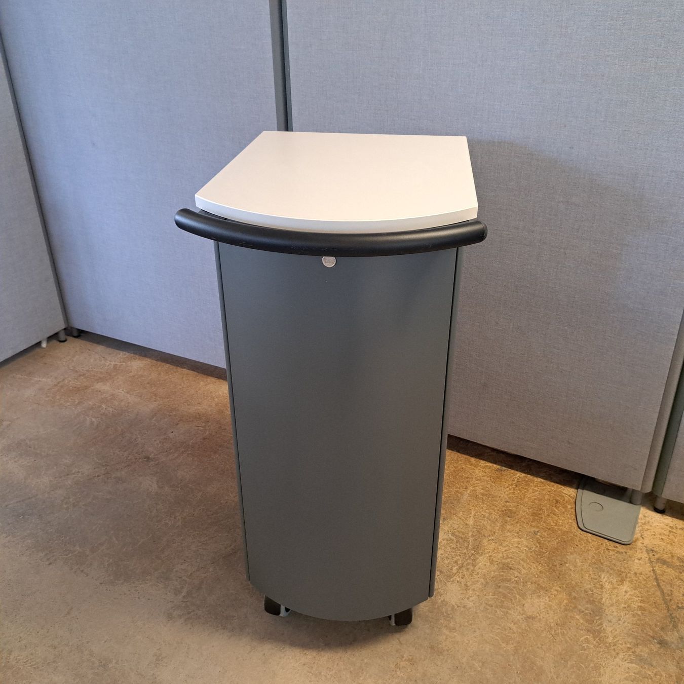 Banconi: Lista Caddy Büro Rollcontainer abschliessbar – Usato da Belp venduto da deal-now 1