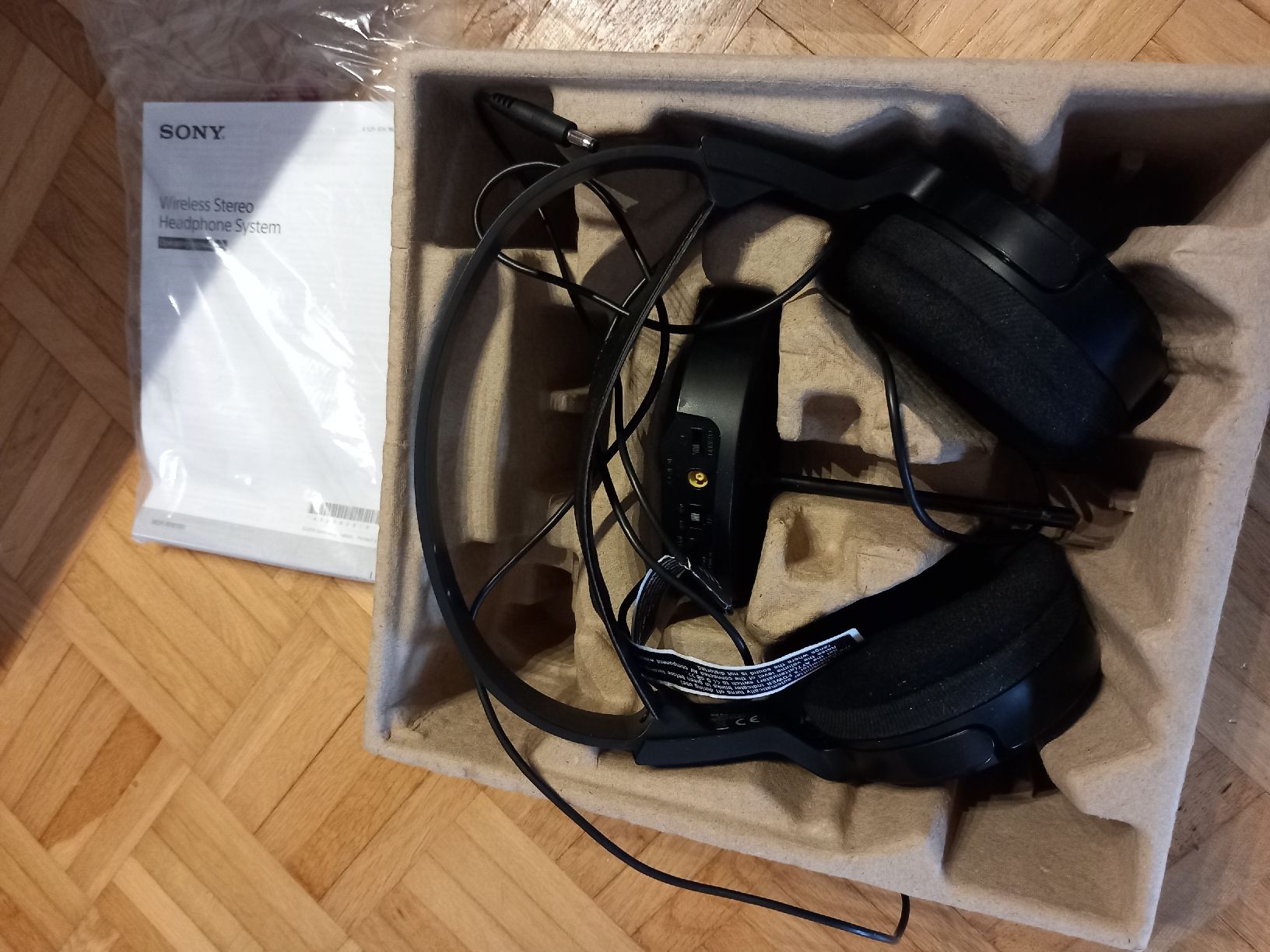 Sony Cuffie: Sony kabellose Kopfhörer MDR-RF800R mit Ladestation – Usato da Zürich venduto da ann_6j7t 3