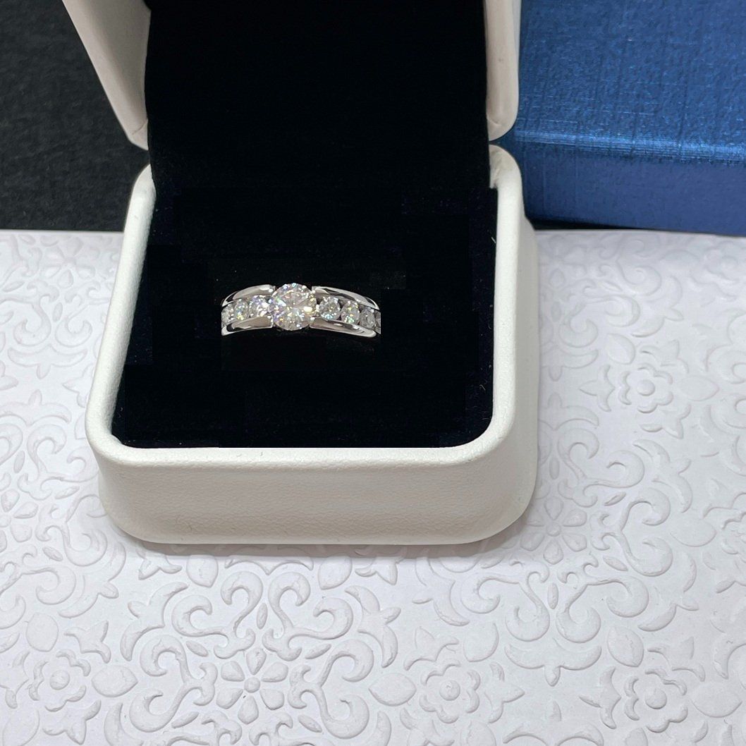 Ringe: Moissanit Ring, Silber - Gr. 61 GRA-Zertifikat – Neu (gemäss Beschreibung) aus Thun von Creative-Art-Tess 2