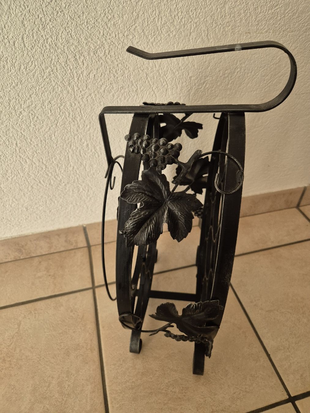Portabottiglie: Porte bouteilles en fer forgé – Usato da Le Locle venduto da CHEGUA 3