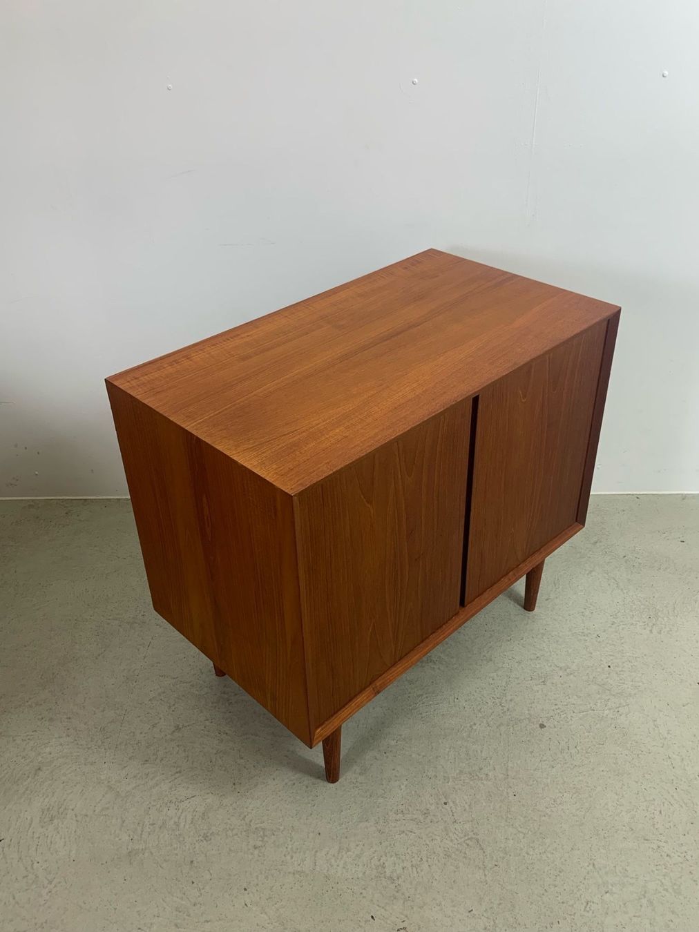 Commodes: Cadovius Teak Sideboard Kommode Denmark 1960s – D'occasion à Basel par MidMod20C 1
