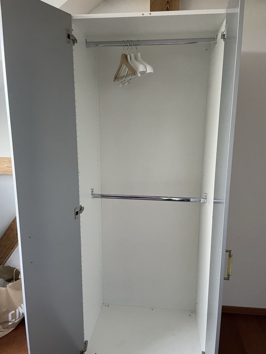 Armadi: Silbriger Schrank 2 Türig – Usato da Münsingen venduto da lar_98wg 2