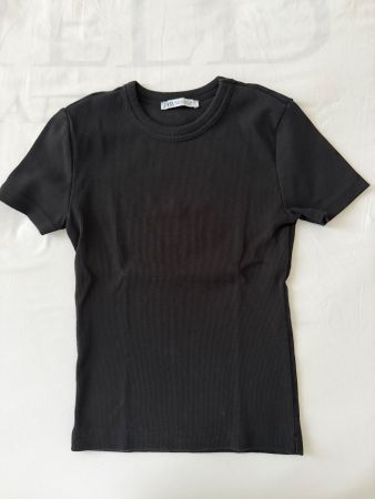 Basic T-Shirt gerippt in schwarz
