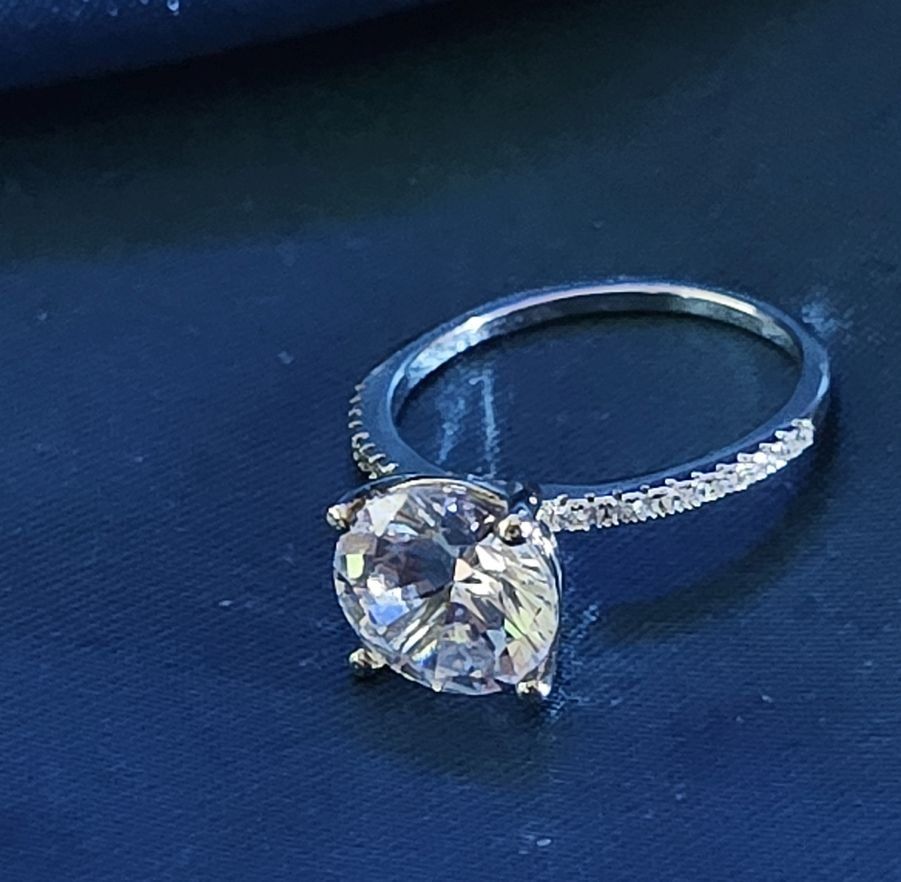 Anelli: Eleganter Ring mit grossem Zirkonia, 925 versilbert, Gr. 9 – Nuovo (secondo la descrizione) da Grenchen venduto da maretop 8