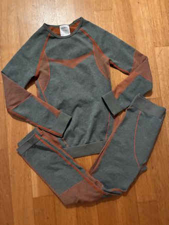 Schönes Thermoset Gr. 122/128