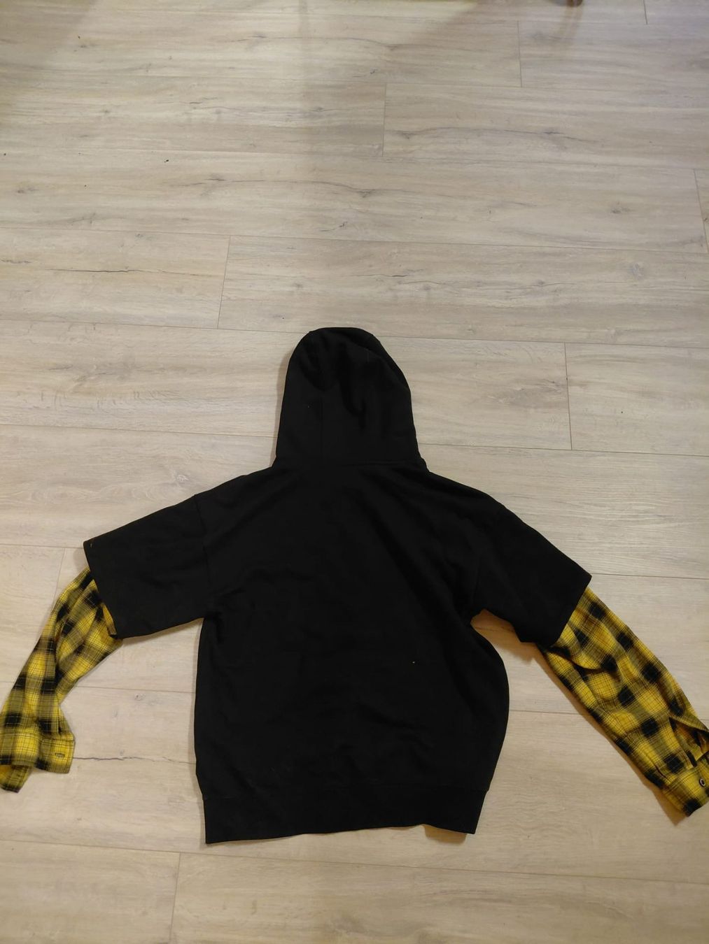 Pullover & Sweatshirts: Schwarzer Hoodie Gr. L – Gebraucht aus Baden von al_vp 1