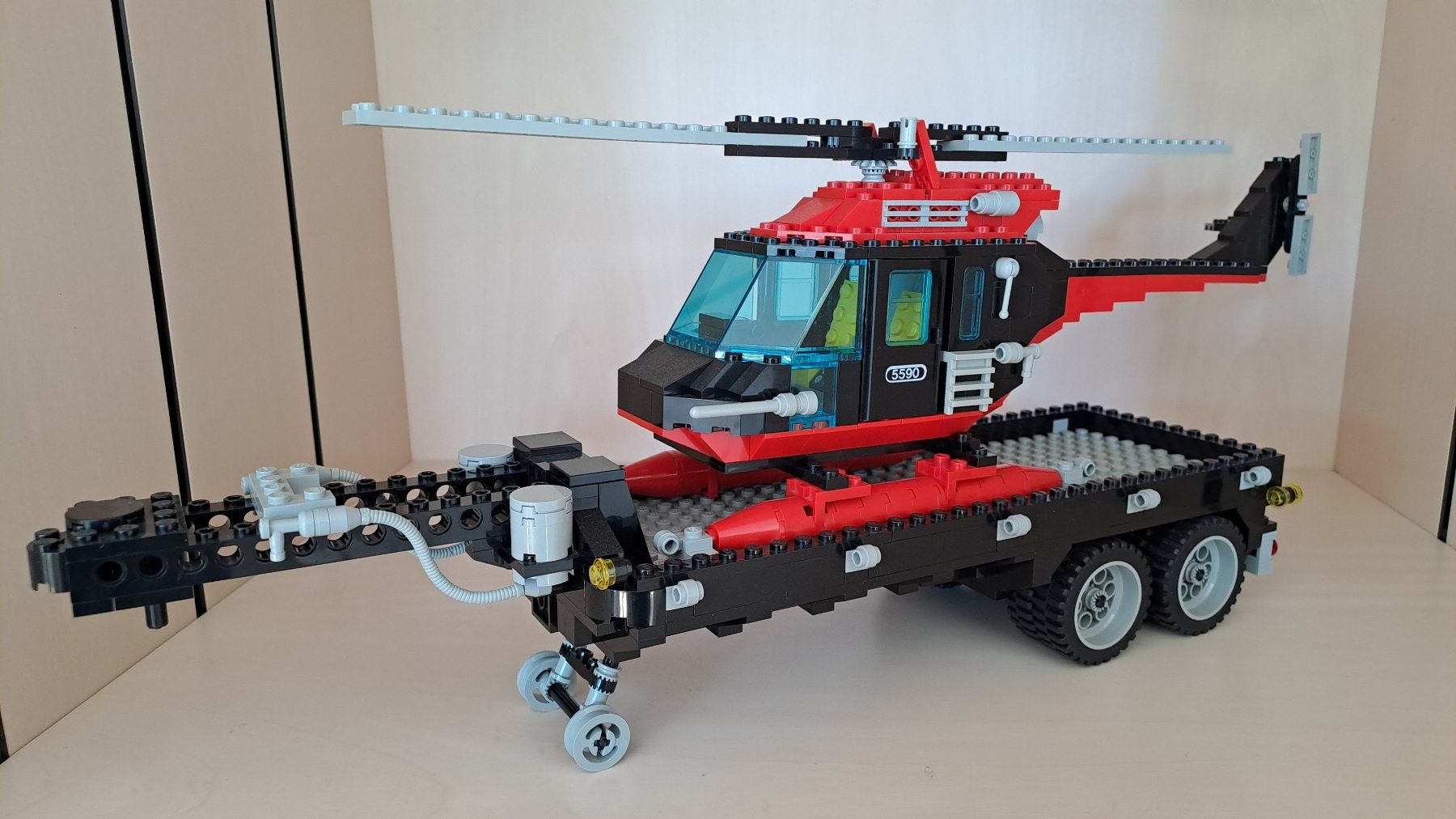 Lego Kit di costruzioni: LEGO Model Team • Set 5590 Sattelschlepper mit Helikopter – Usato da Bonstetten venduto da Mbuster 4