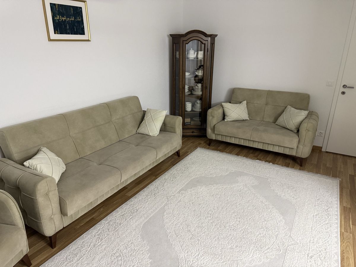 Sofas: Sofa Sets 3/2/1 – D'occasion à Burgdorf par Khalid_Che 1
