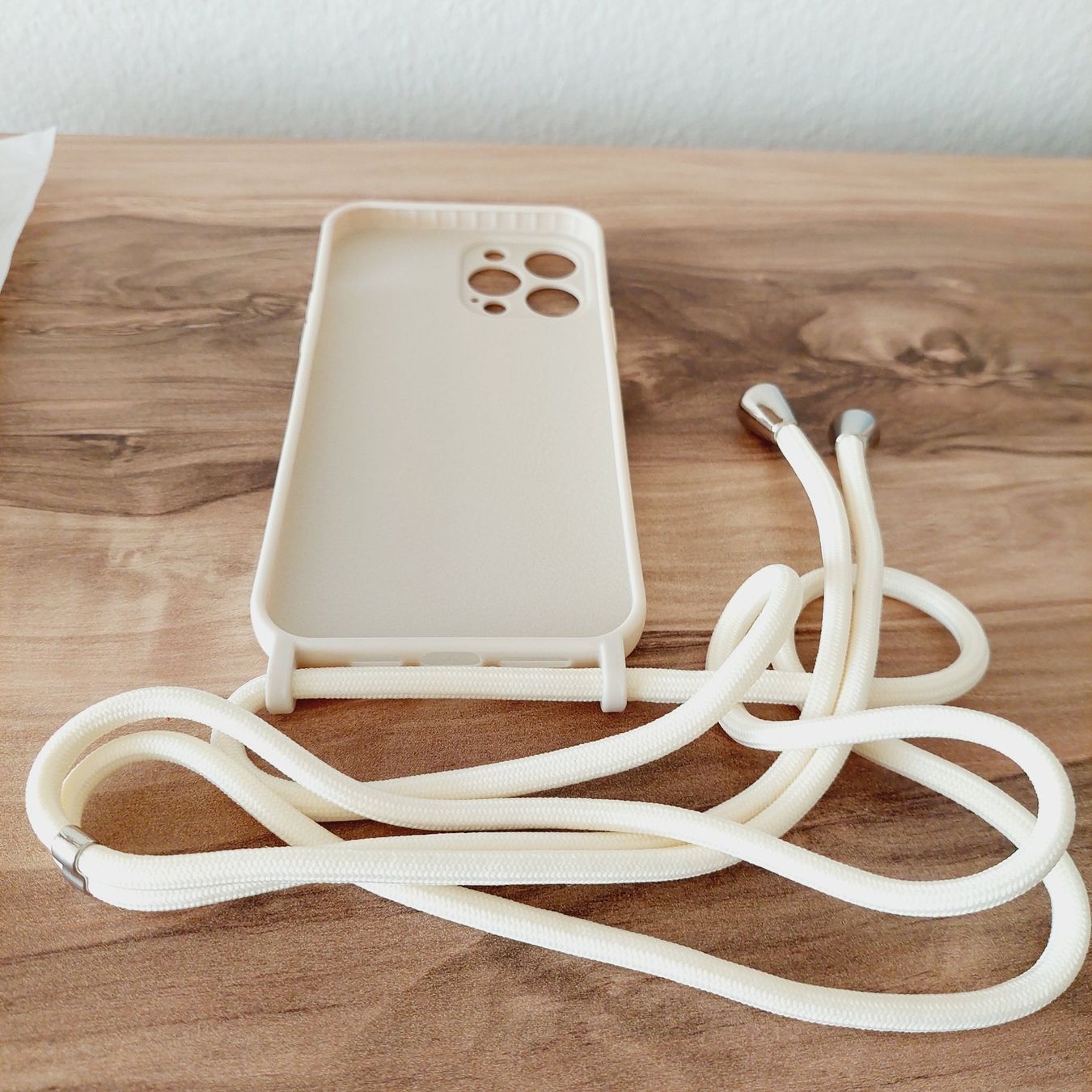 Cover & Protezioni schermo: Handyhülle iPhone 13 Pro Max mit dem Tragegurt Neu – Nuovo e nell'imballaggio originale da Zürich venduto da maj_76zn 4
