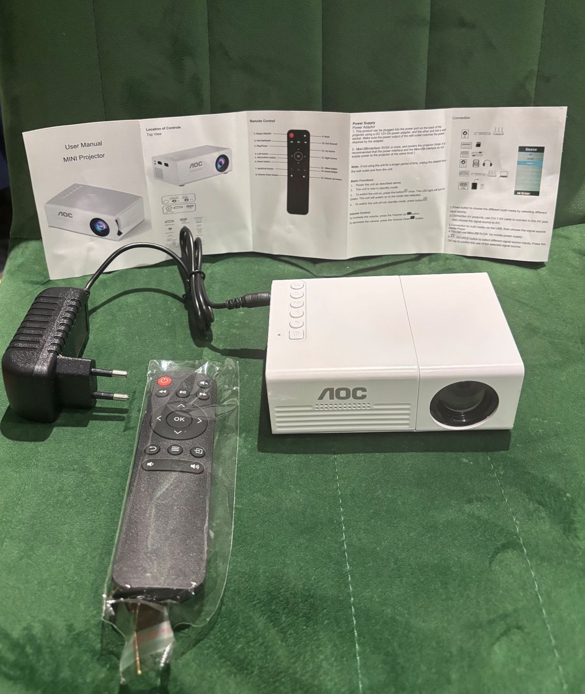 Videoprojektoren: Mini projecteur portable AOC – Neu und originalverpackt aus Conthey von Michel124