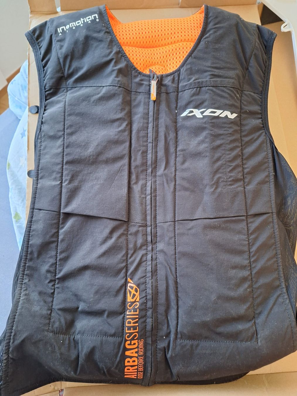 Ixon Protezioni & Imbottiture: air bag moto ixon – Nuovo e nell'imballaggio originale da Bulle venduto da del_9ylz