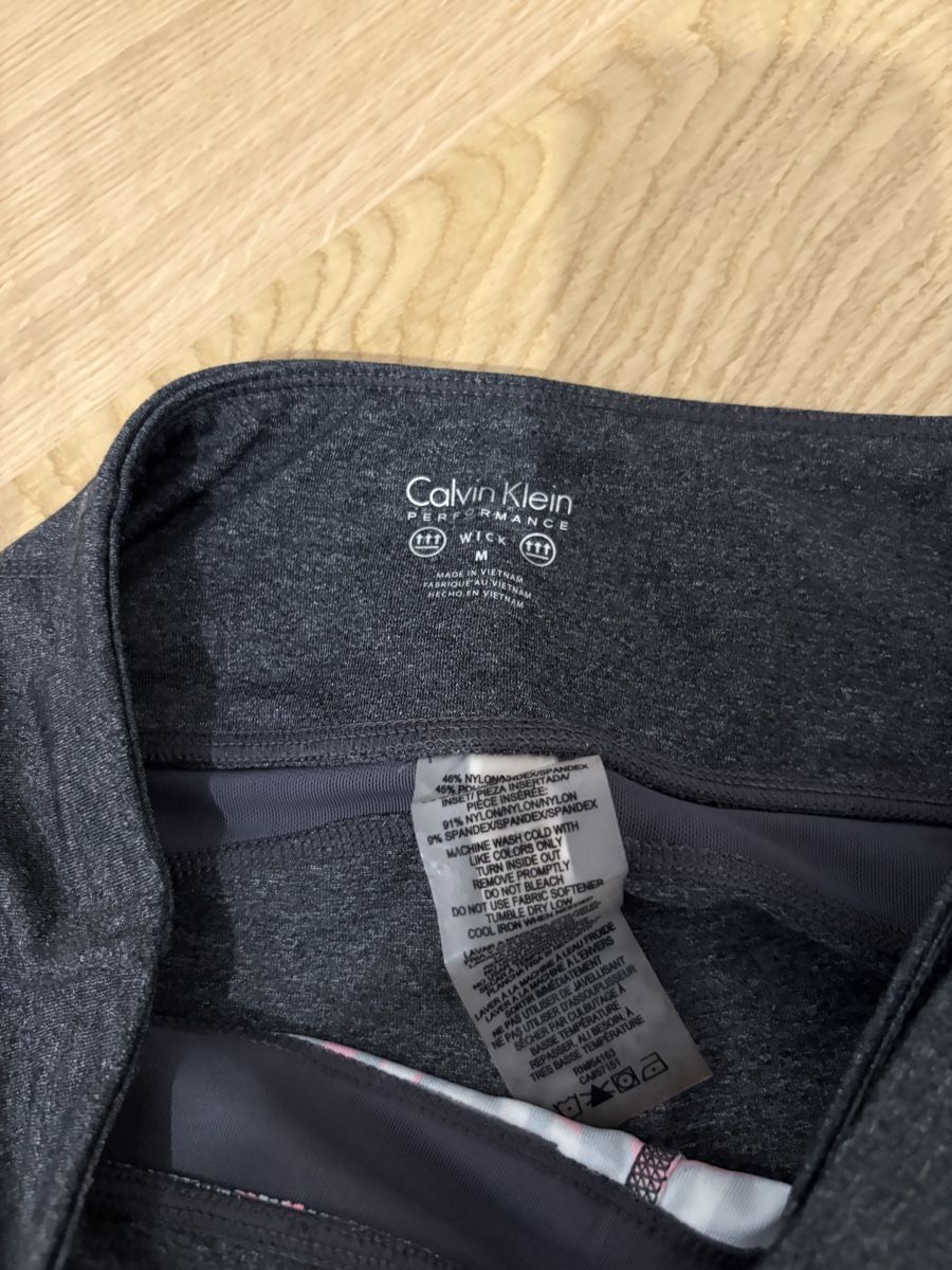 Calvin Klein Leggings: Calvin Klein sport leggings M – Usato da Rolle venduto da gos_2xy5 1
