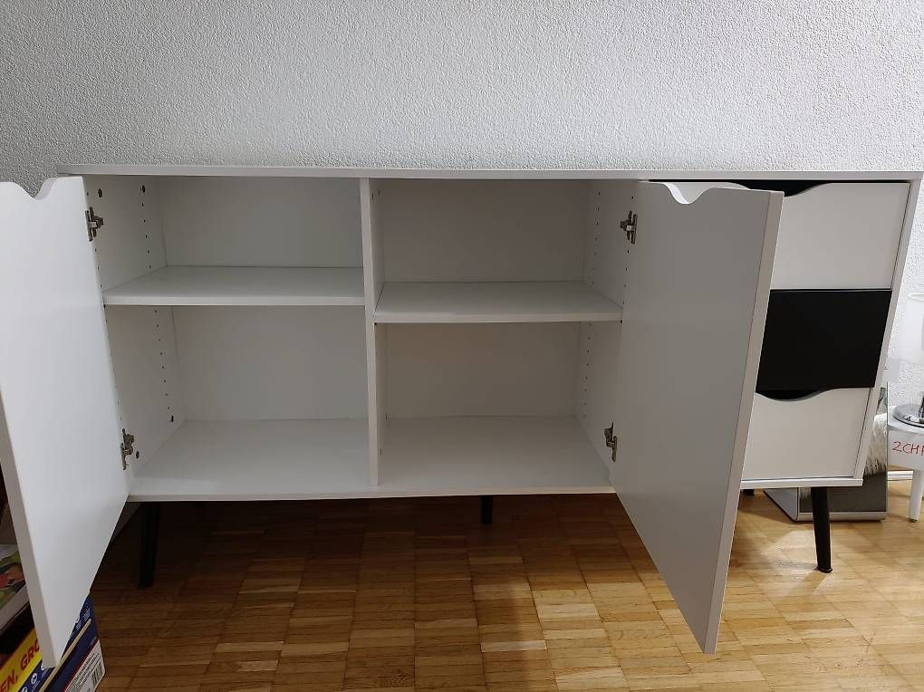 Conforama Commodes: Kommode weiss/szwarz – D'occasion à Hombrechtikon par kami667 2