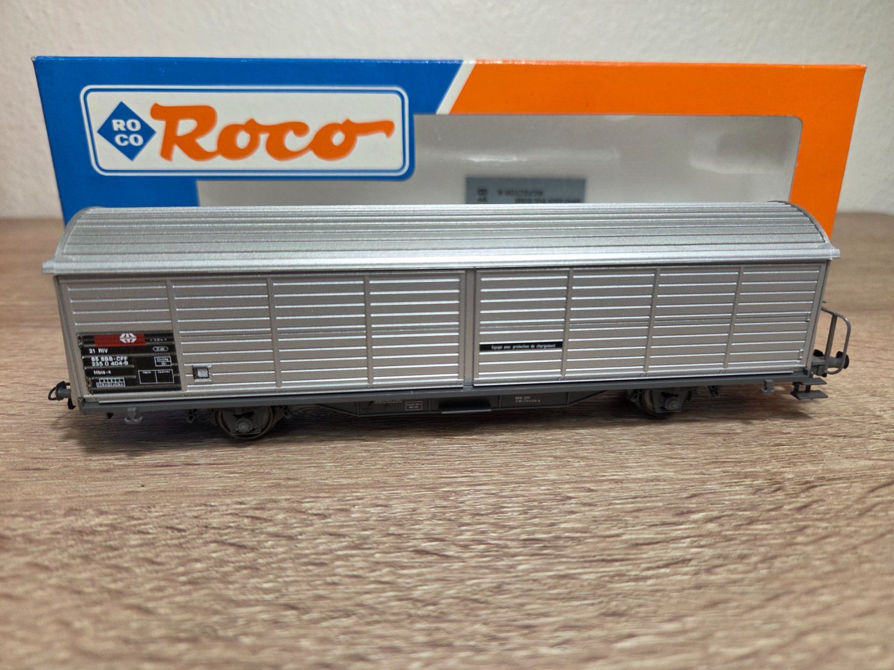 Roco Modellini di ferrovie: Roco 46171 Güterwagen SBB H0 – Nuovo e nell'imballaggio originale da St-Aubin-Sauges venduto da Lo_Go 1