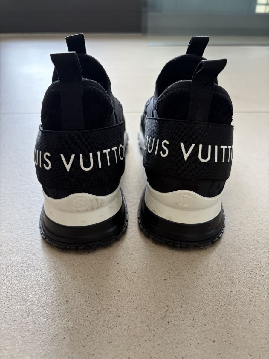 Louis Vuitton Scarpe da donna: Louis Vuitton Run Away Monogram sneakers – Nuovo (secondo la descrizione) da Cologny venduto da sab_xh7v 3