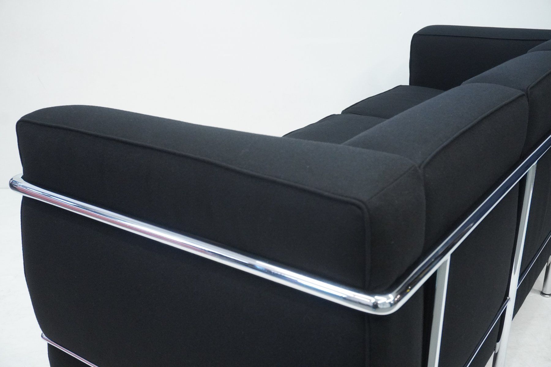 Cassina Divani: Cassina LC2 3er Sofa Le Corbusier Stoff schwarz – Usato da Bad Zurzach venduto da QLASSIQ 5