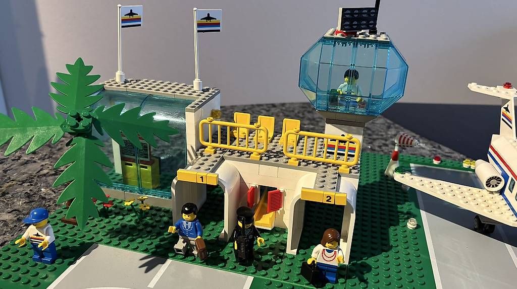 Kit di costruzioni: LEGO Internationaler Flughafen 6396 – Usato da Obfelden venduto da RaphiD 1