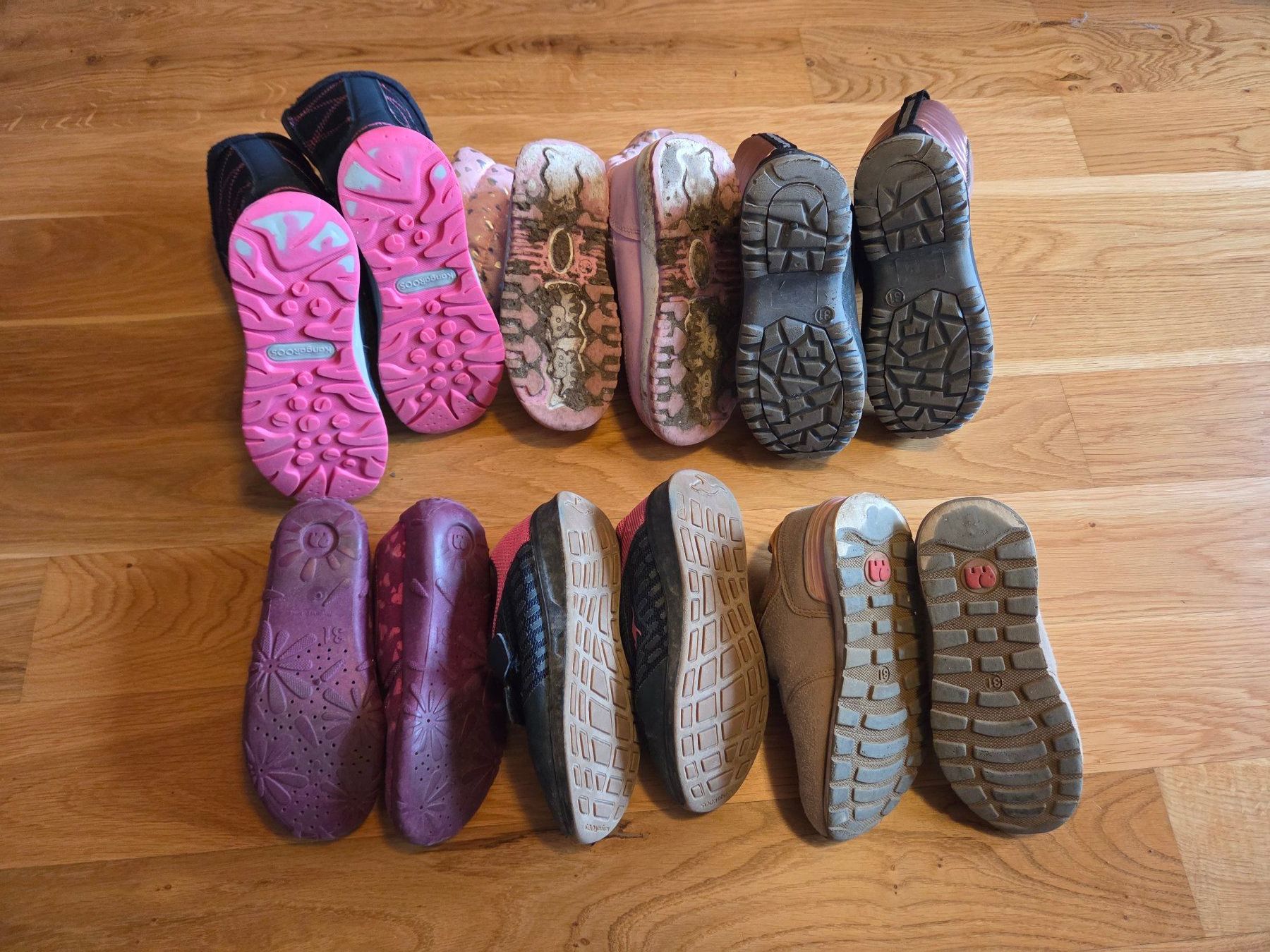 Scarpe per ragazze: Schuhe Mädchen 6 Paare Grösse 31 – Usato da Schwerzenbach venduto da H27 1