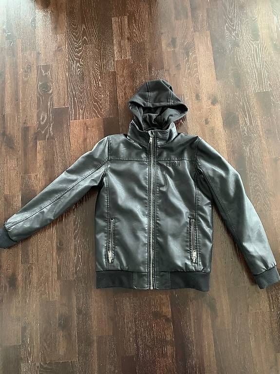 Giacche & Cappotti: Coole warme Jacke Lederimitat Größe 146/152 – Usato da Löhningen venduto da Divemisli