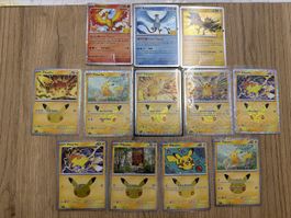 Lotto 13 Carte Pokémon Pikachu + promo 30th celebration