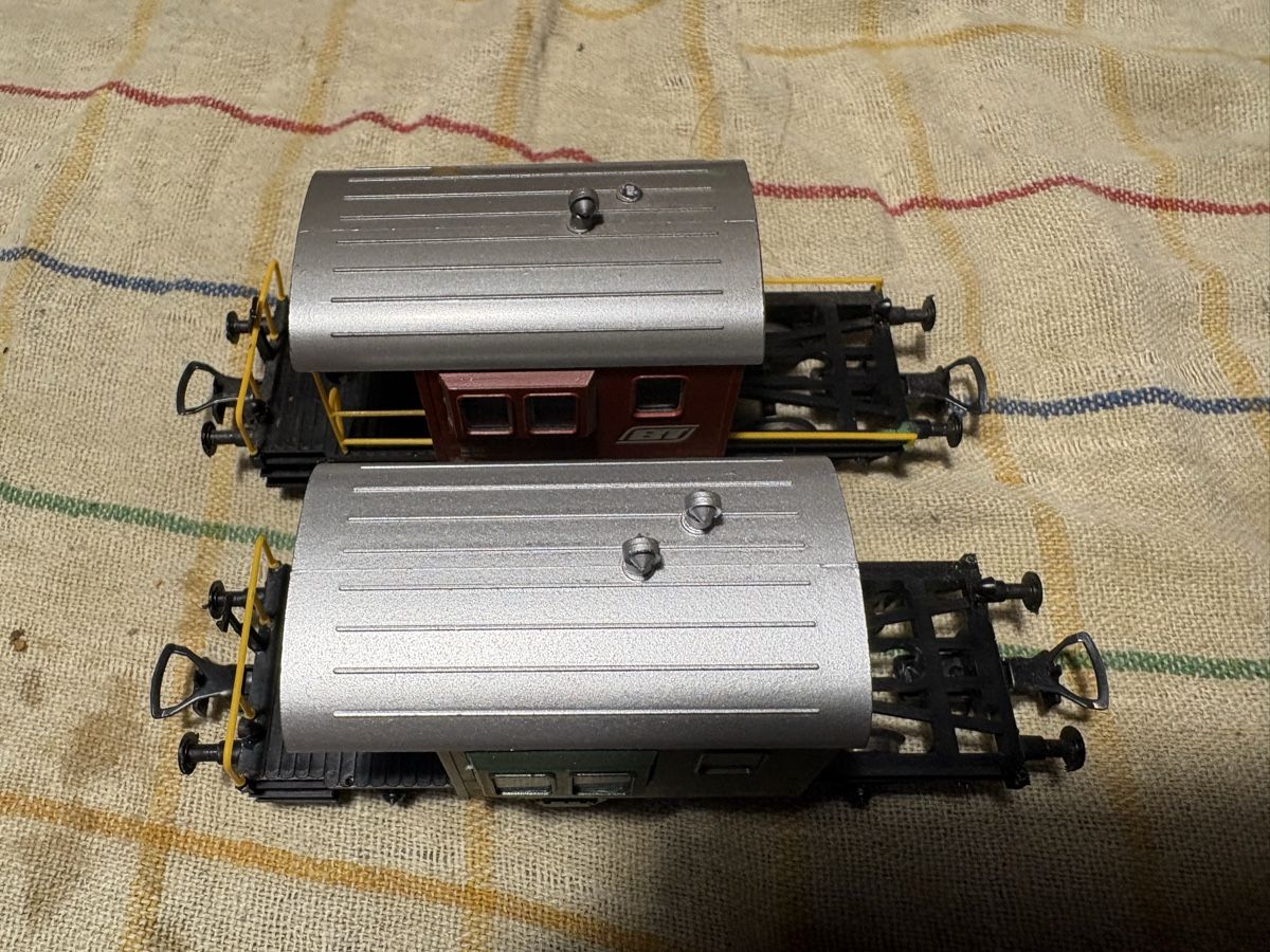 Roco Modellini di ferrovie: Roco Begleitwagen  2 Stück H0  – Usato da Balsthal venduto da hammer008 1