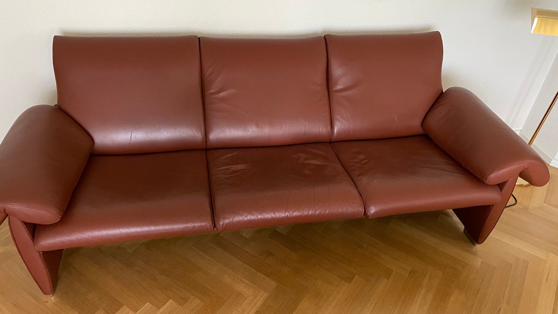 De Sede Divani: De Sede Sofa Gruppe 3er + 2er + Sessel mit Hocker – Usato da Zürich venduto da 4claudi 2