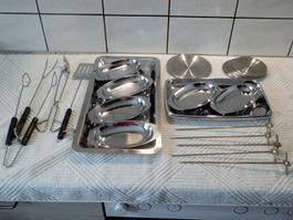 Grillbesteck- Werkzeuge, Serviertablet, Untersetzer, Schalen