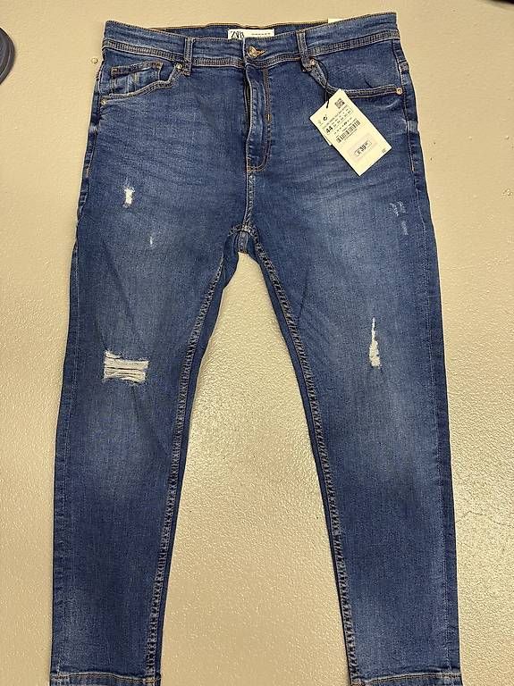 Jeans: Zara Jeans gr. 44 Neu – Usato da Schleinikon venduto da kar_8ww7