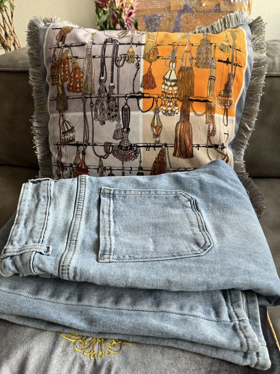 Jeans: Trendige Schlaghose Jeans in hellblau, Grösse M-L – Usato da Oberengstringen venduto da Baby_Fashion 7