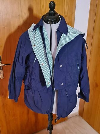 Jacke mit Kapuze Gr. 152