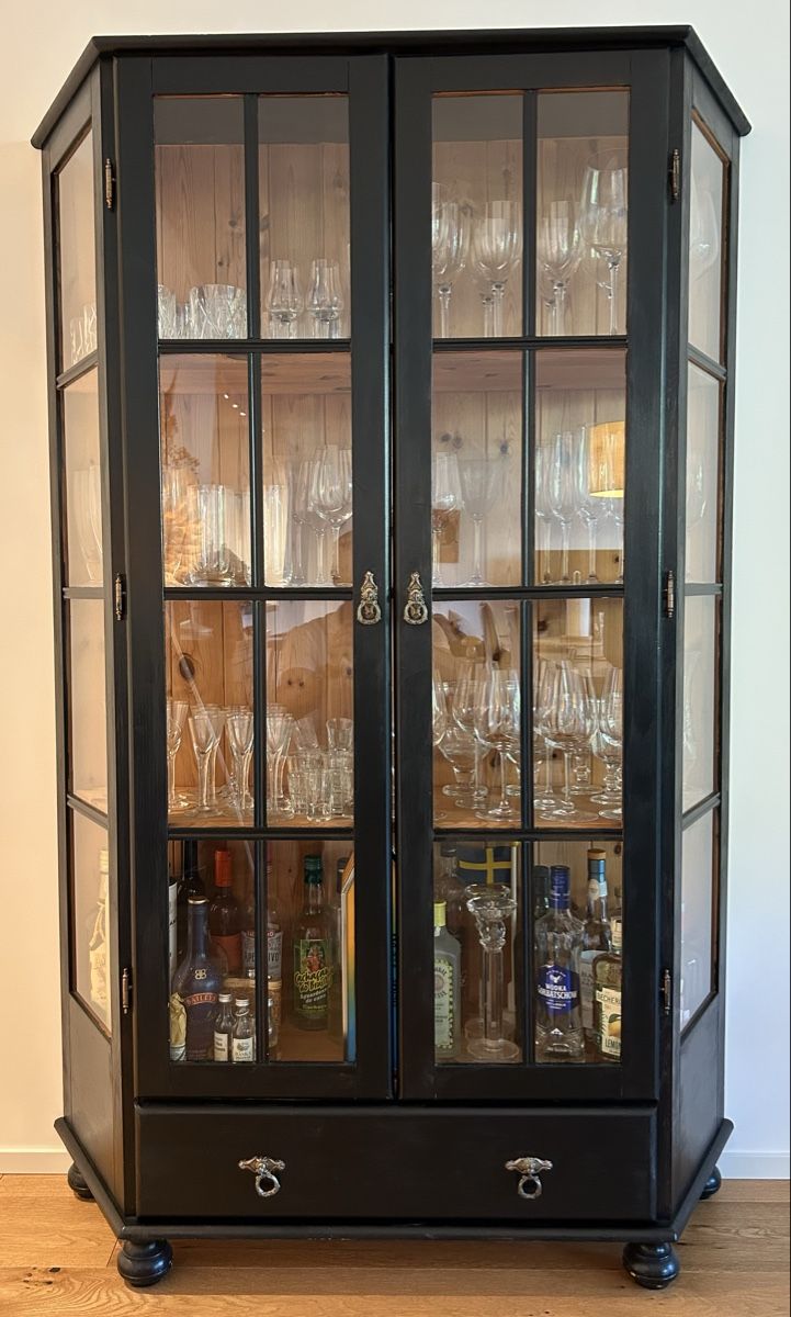 Vitrinen: Vitrine – Gebraucht aus Pfäffikon SZ von ril_6l6q