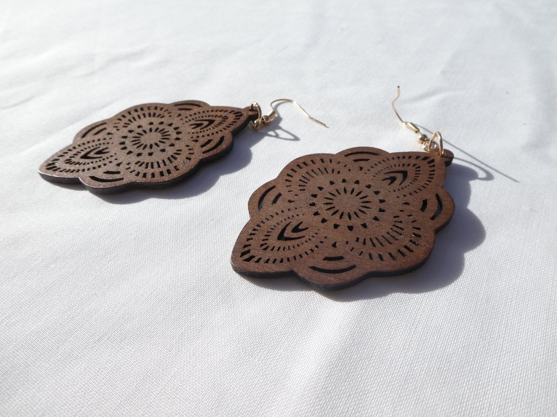 Orecchini pendenti & Orecchini a lobo: Grosse Ohrhänger aus Holz, Modeschmuck; neuwertig – Nuovo (secondo la descrizione) da Gattikon venduto da kaandooh 1