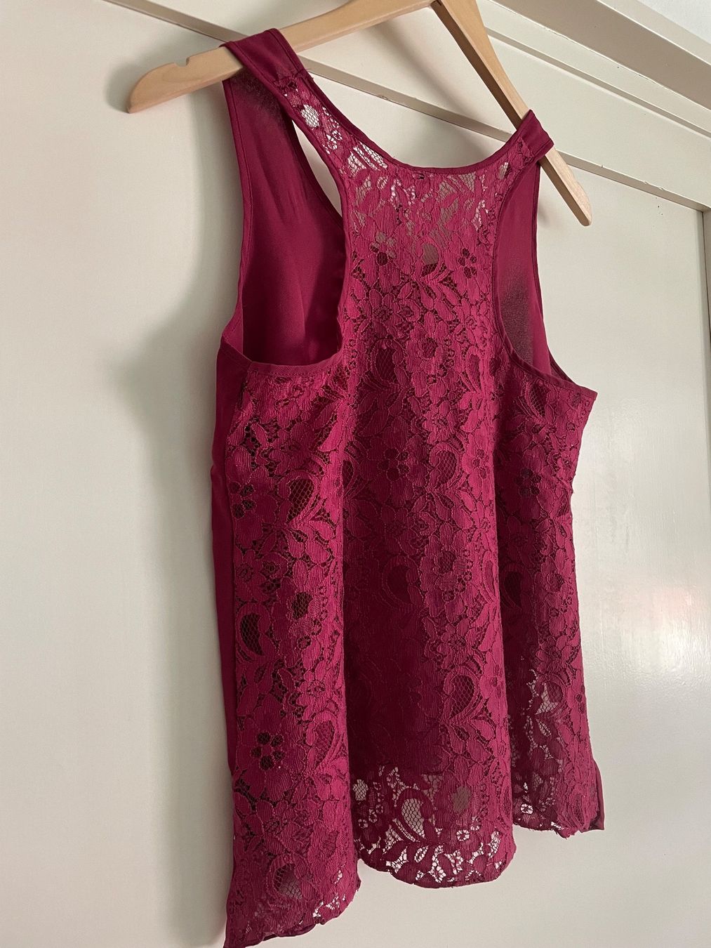 H&M Top: Bordeauxrotes Top Bluse mit Spitze Grösse 34-36 – Usato da Winterthur venduto da secondhand_love 2