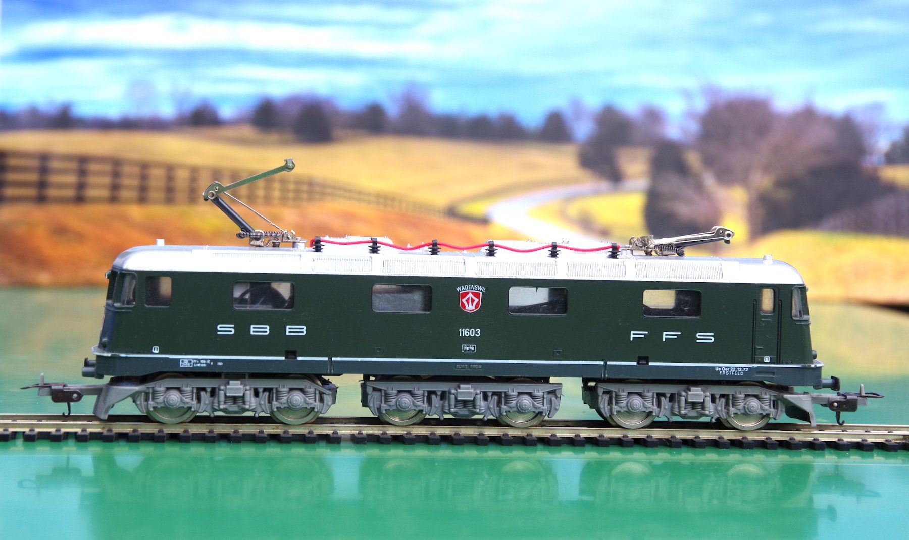 Lima Modellini di ferrovie: Lima H0 Elektro-Lok Re 6/6 SBB CFF FFS – Difettoso da Frauenfeld venduto da Danielpwiedmer 1