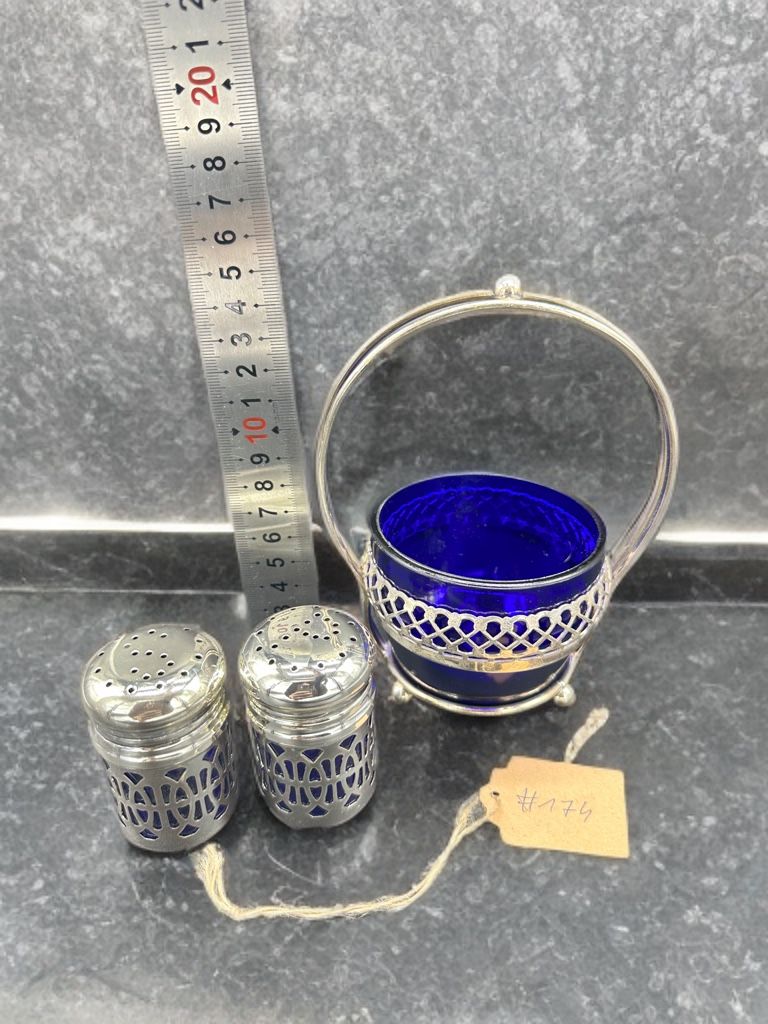 Elettrodomestici da cucina: Vintage Silver Plated Salt & Pepper Set & Condiment Dish – Usato da Villmergen venduto da JacRon 2