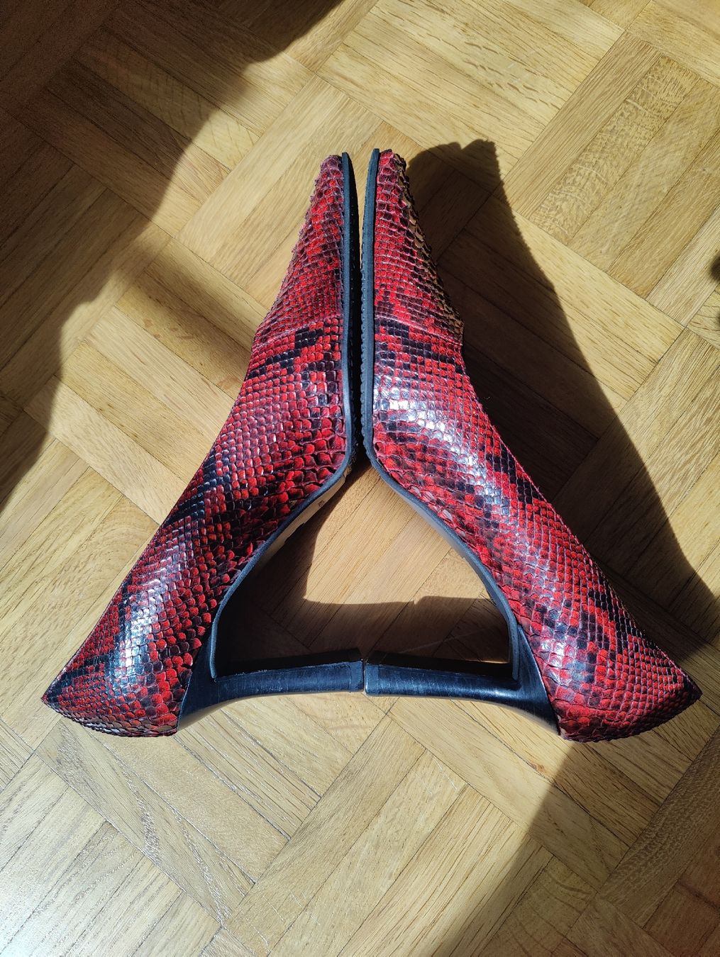 Damenschuhe: Vintage 90's Lorbac Red Python Leather Shoes Heels, Size 39 – Gebraucht aus La Tour-de-Peilz von dAutrefois 2