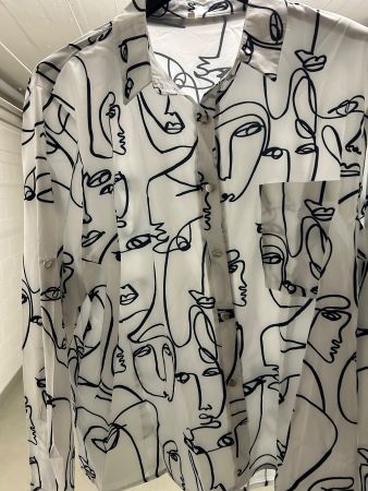 Weisse Bluse   Neu original verpackt