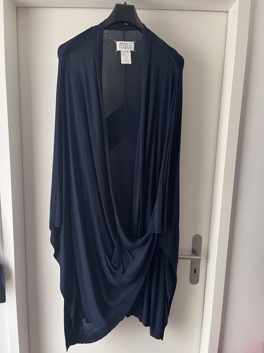 Maison Margiela Maglioni & Felpe: Maison Margiela maille drapée, cardigan bleu marine. – Nuovo (secondo la descrizione) da Zürich venduto da ivi_aka_d 1