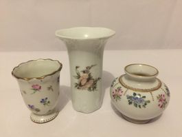 Lot de 3 petits vases en porcelaine/3 kleinen Porzellan Vase
