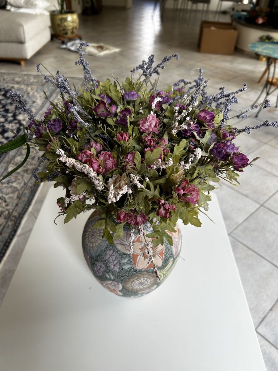 Vasi & Recipienti: Künstliche Blumen inclusive Vase – Usato da Madetswil venduto da MTR1618