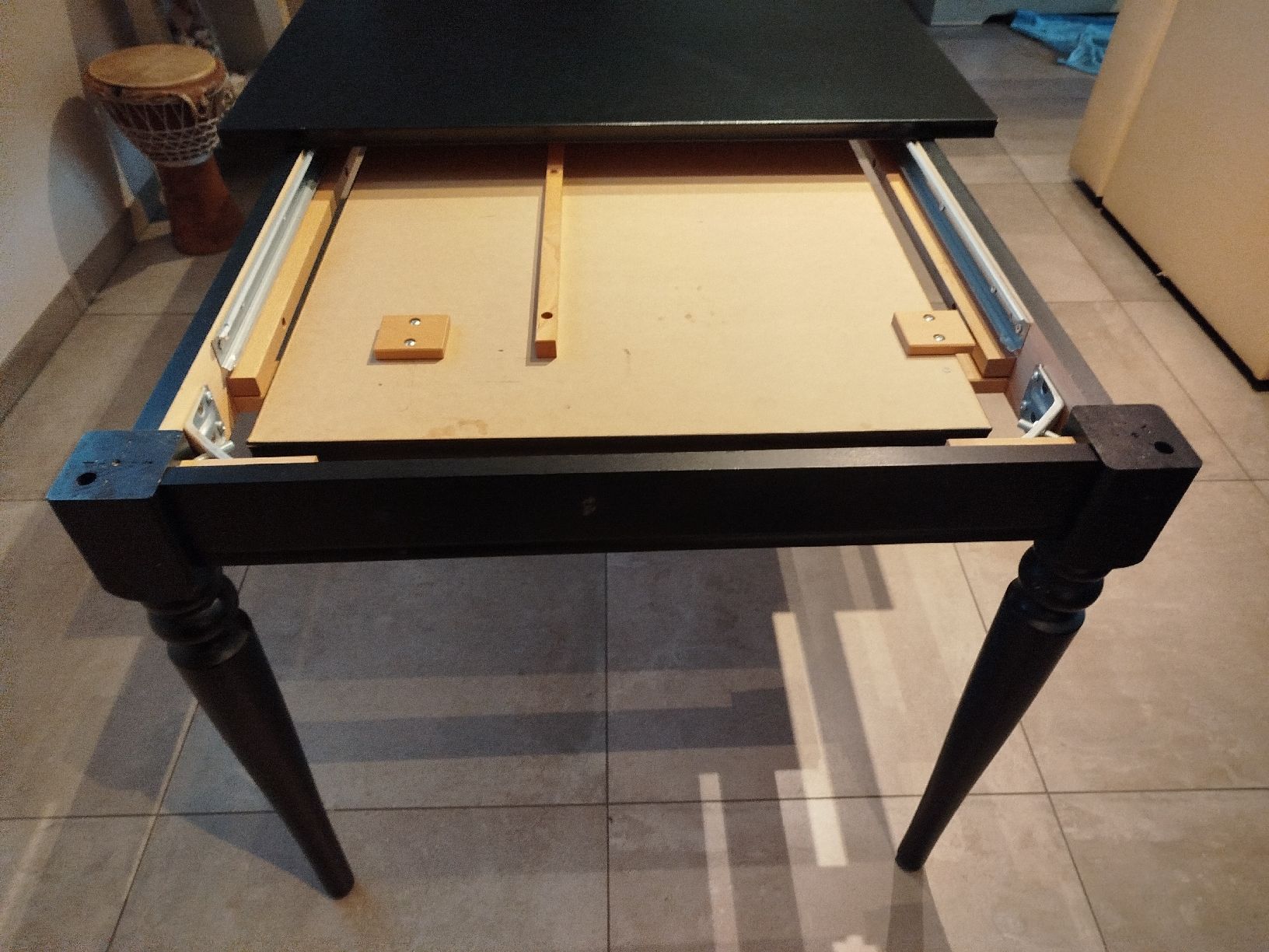 Ikea Tavoli: Schwarzer ausziehbarer Tisch – Usato da Binningen venduto da onlinesell 3