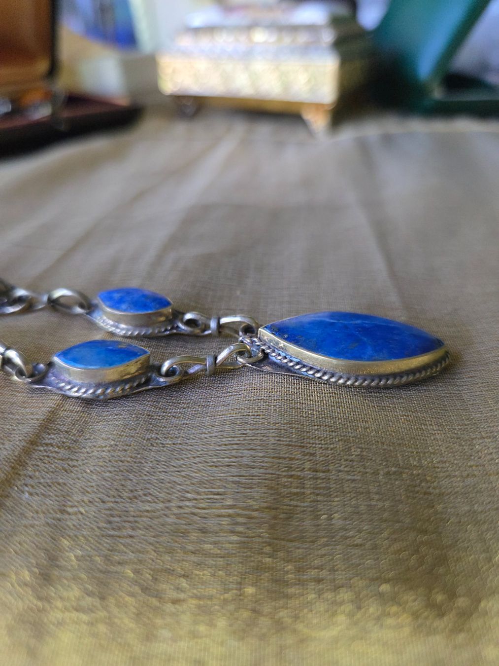 Ketten: Wunderschöne Halskette Collier mit edlem Lapislazuli Design – Gebraucht aus Basel von ivoli 2