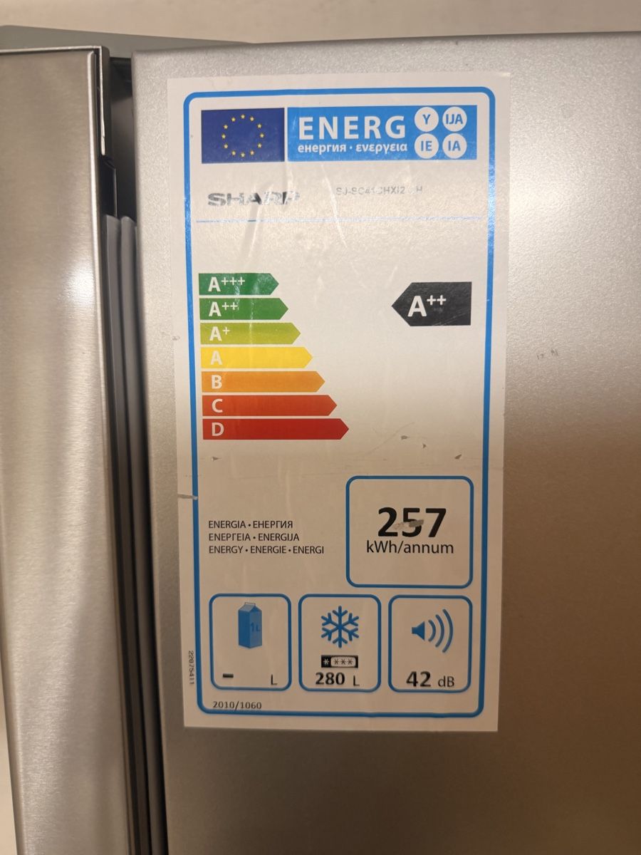 Sharp Congelatori: Freezer Sharp silver 280L good condition – Usato da Zollikon venduto da akshaysehgal 1
