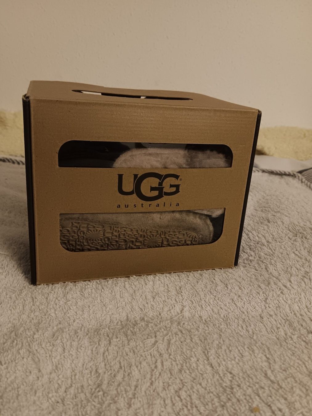 Ugg Scarpe per ragazzi: UGG Boots Leopard Baby – Usato da Wynigen venduto da La_Talpa 3