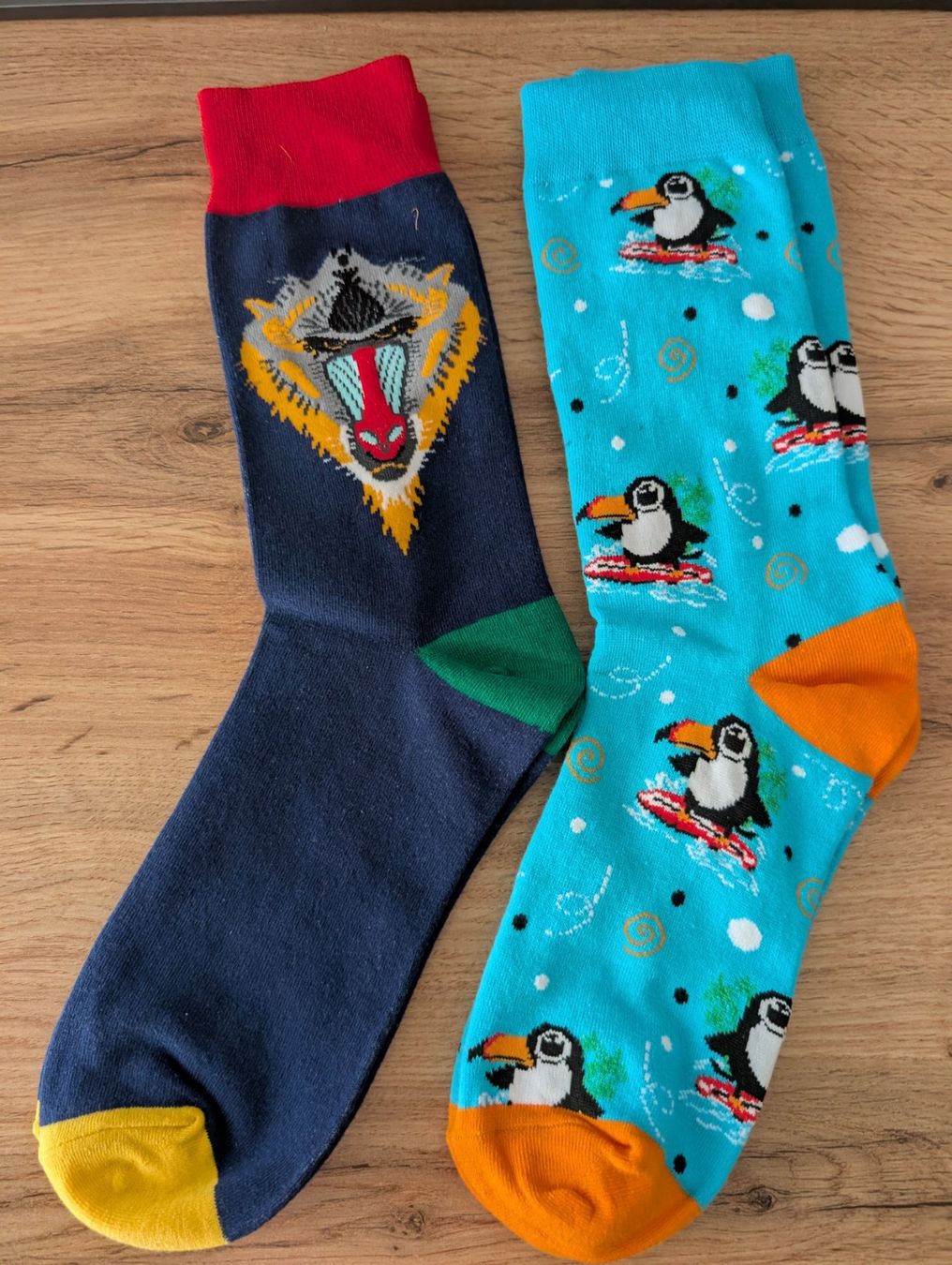 Calze: Coole Socken, verschiedene Muster neu – Nuovo e nell'imballaggio originale da Killwangen venduto da sockenmeister