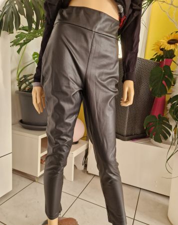 GUESS - KUNSTLEDER HOSE ELASTAN (GR. M)