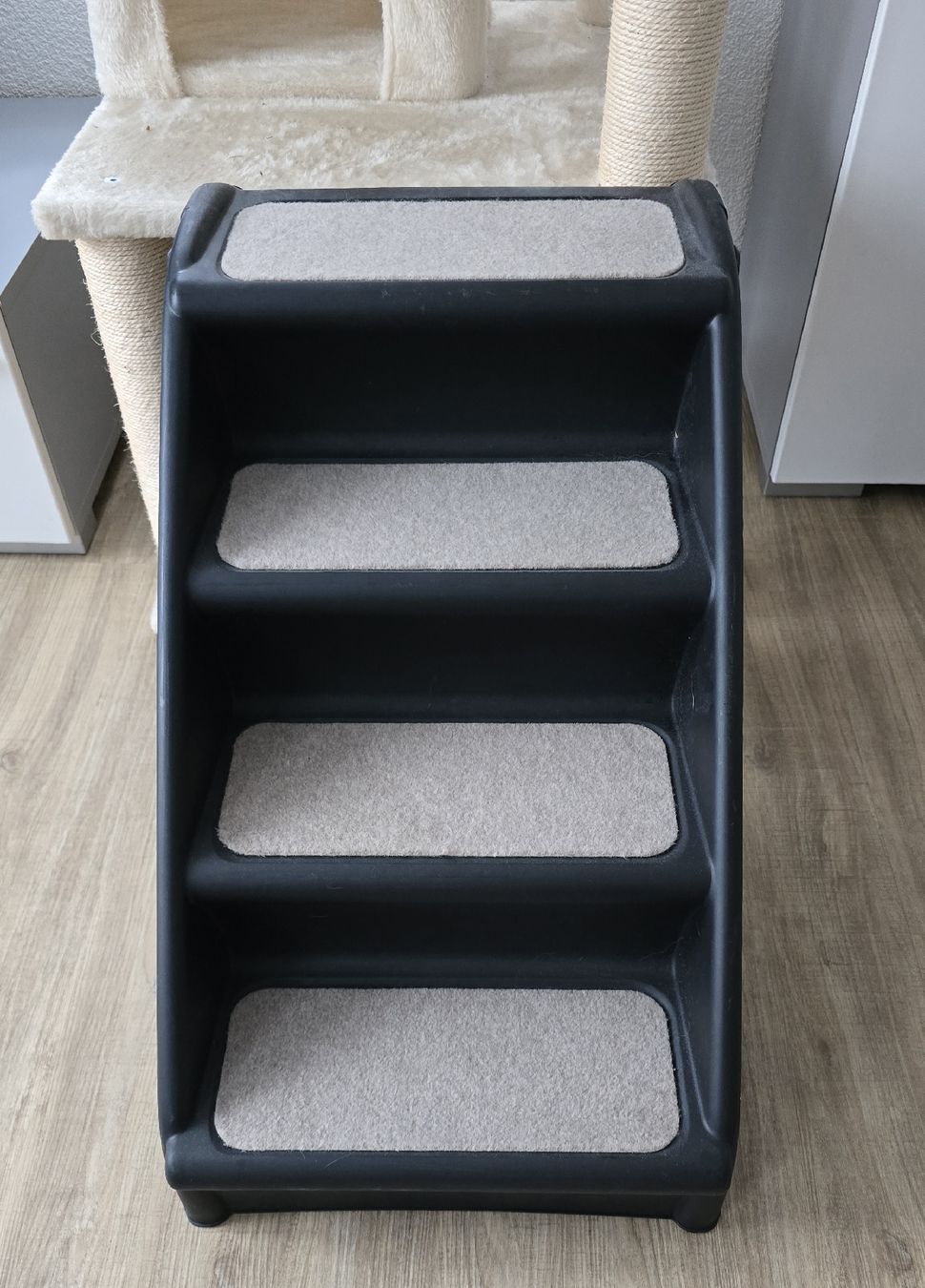 Scale: Hundetreppe mit 4 Stufen – Nuovo (secondo la descrizione) da Flawil venduto da Gabjen