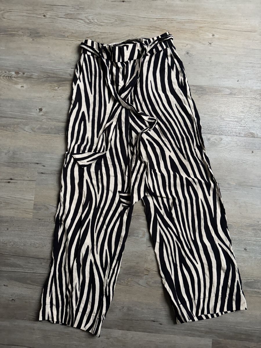 Mango Pantaloni: Lockere Sommerhose mit bändel – Usato da Schaffhausen venduto da lua_9yfq