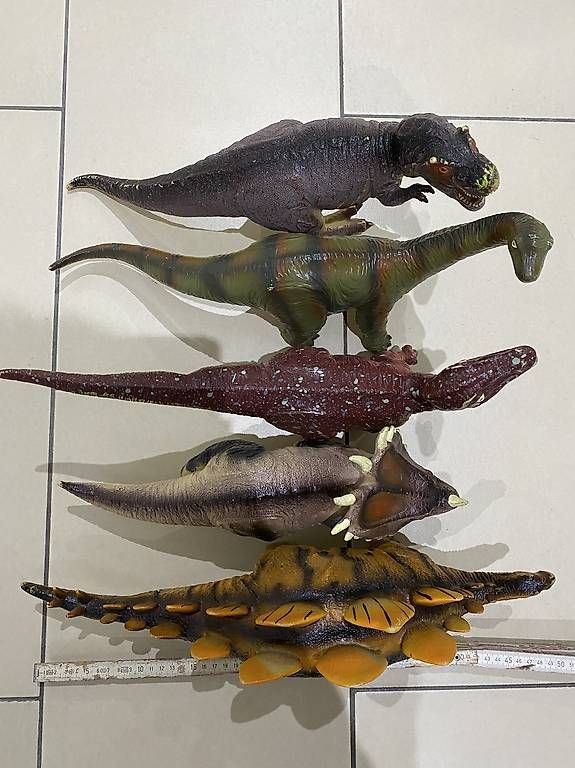 Giocattoli: 5 dinosauri di gomma morbida – Usato da Castel San Pietro venduto da sab_lj2d 1